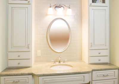 Powderroom remodel with ceiling column shelving